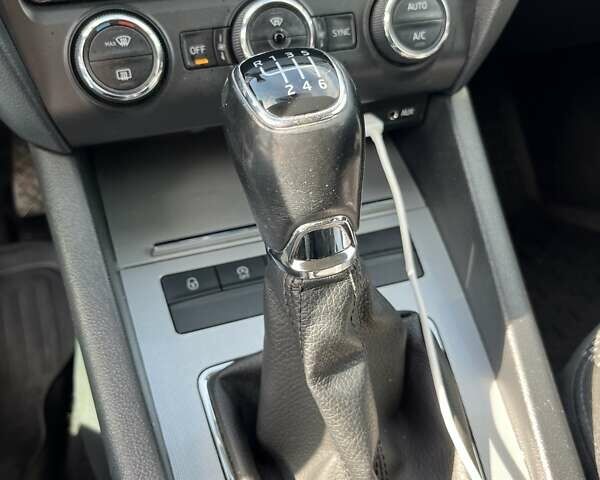 Белый Шкода Октавия, объемом двигателя 1.4 л и пробегом 188 тыс. км за 12500 $, фото 12 на Automoto.ua