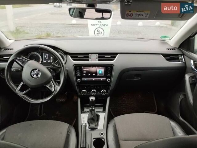 Белый Шкода Октавия, объемом двигателя 1.97 л и пробегом 275 тыс. км за 15200 $, фото 9 на Automoto.ua