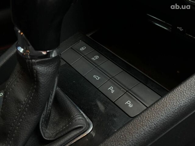 Белый Шкода Октавия, объемом двигателя 1.6 л и пробегом 212 тыс. км за 15340 $, фото 22 на Automoto.ua