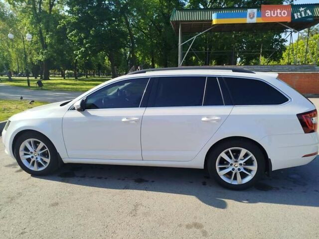 Білий Шкода Октавія, об'ємом двигуна 1.6 л та пробігом 304 тис. км за 11500 $, фото 12 на Automoto.ua