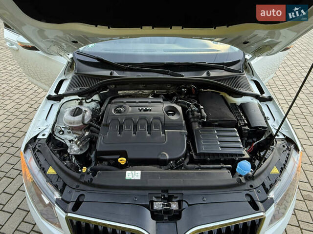 Белый Шкода Октавия, объемом двигателя 2 л и пробегом 183 тыс. км за 14300 $, фото 37 на Automoto.ua