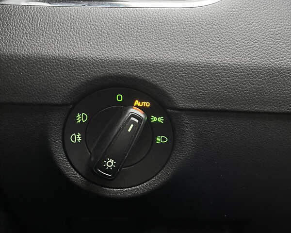 Білий Шкода Октавія, об'ємом двигуна 1.97 л та пробігом 241 тис. км за 15950 $, фото 28 на Automoto.ua