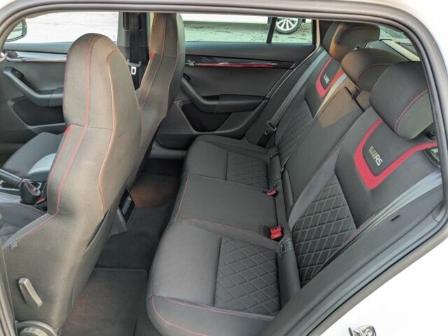 Белый Шкода Октавия, объемом двигателя 2 л и пробегом 182 тыс. км за 17800 $, фото 16 на Automoto.ua