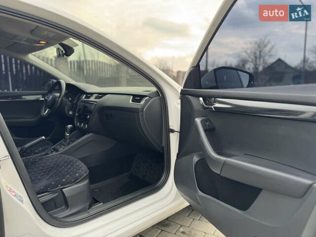 Білий Шкода Октавія, об'ємом двигуна 1.8 л та пробігом 216 тис. км за 14190 $, фото 20 на Automoto.ua