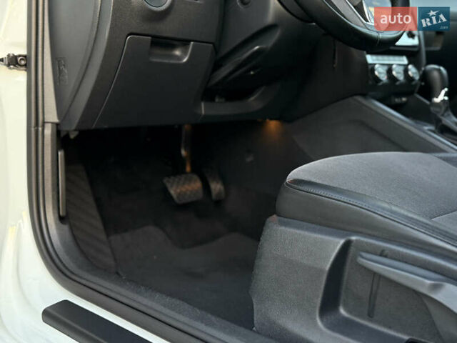 Белый Шкода Октавия, объемом двигателя 2 л и пробегом 183 тыс. км за 14300 $, фото 45 на Automoto.ua