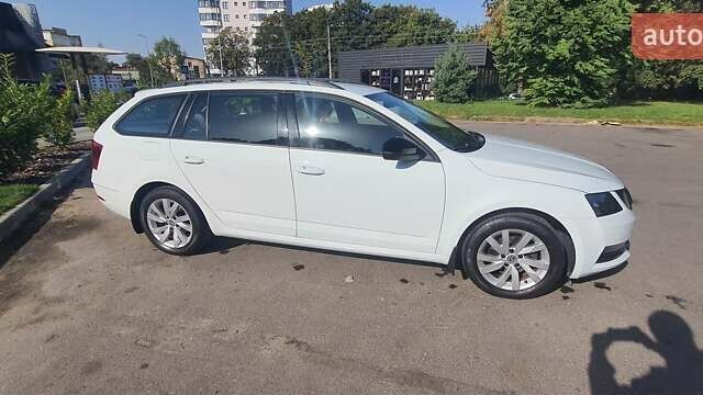 Білий Шкода Октавія, об'ємом двигуна 1.6 л та пробігом 197 тис. км за 14800 $, фото 14 на Automoto.ua