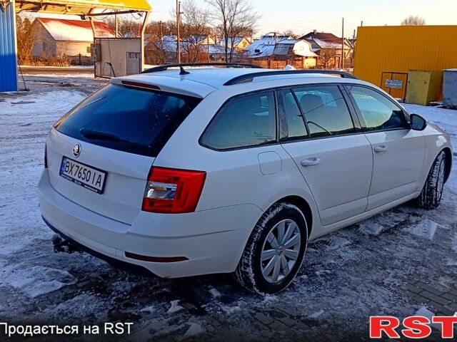 Белый Шкода Октавия, объемом двигателя 1.6 л и пробегом 245 тыс. км за 11900 $, фото 4 на Automoto.ua