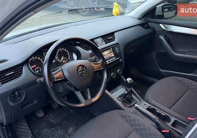 Белый Шкода Октавия, объемом двигателя 1.6 л и пробегом 290 тыс. км за 10999 $, фото 17 на Automoto.ua