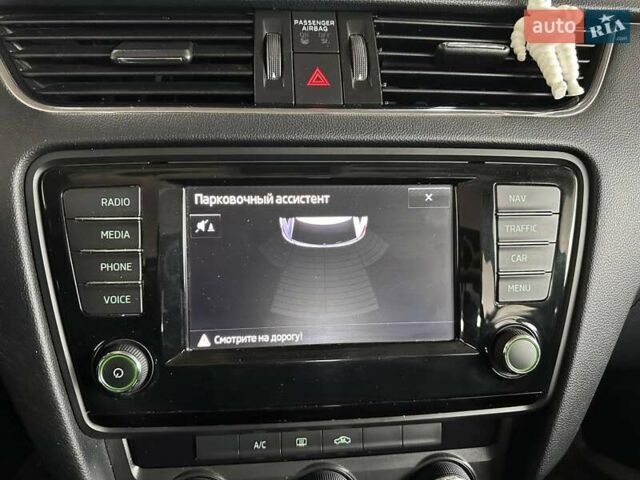 Білий Шкода Октавія, об'ємом двигуна 1.6 л та пробігом 155 тис. км за 12300 $, фото 14 на Automoto.ua