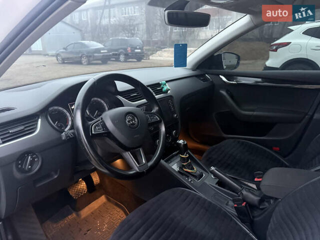 Белый Шкода Октавия, объемом двигателя 2 л и пробегом 320 тыс. км за 14500 $, фото 14 на Automoto.ua