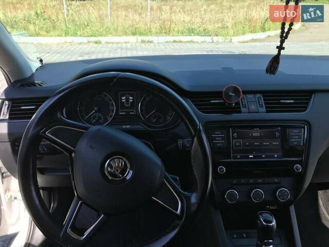 Білий Шкода Октавія, об'ємом двигуна 1.6 л та пробігом 284 тис. км за 14000 $, фото 18 на Automoto.ua