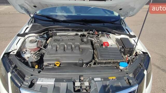 Белый Шкода Октавия, объемом двигателя 1.6 л и пробегом 186 тыс. км за 14900 $, фото 17 на Automoto.ua