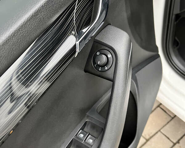 Білий Шкода Октавія, об'ємом двигуна 1.97 л та пробігом 241 тис. км за 15950 $, фото 30 на Automoto.ua