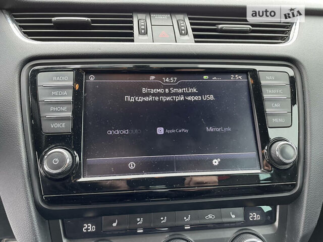 Белый Шкода Октавия, объемом двигателя 2 л и пробегом 260 тыс. км за 13000 $, фото 43 на Automoto.ua