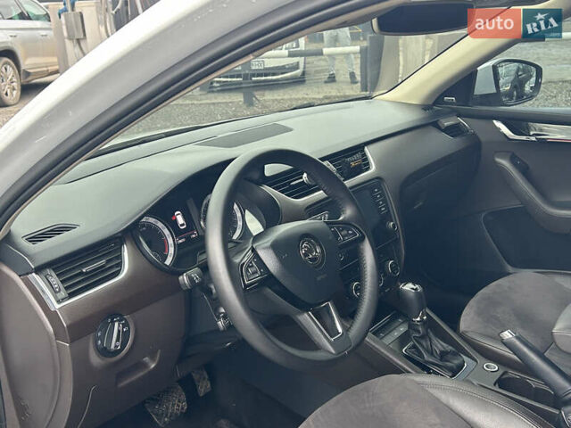 Белый Шкода Октавия, объемом двигателя 2 л и пробегом 240 тыс. км за 17499 $, фото 9 на Automoto.ua