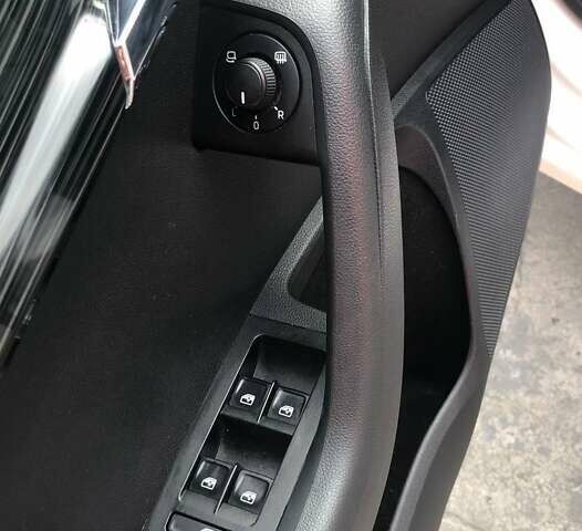 Белый Шкода Октавия, объемом двигателя 1.6 л и пробегом 270 тыс. км за 13990 $, фото 16 на Automoto.ua