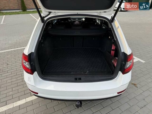 Белый Шкода Октавия, объемом двигателя 1.97 л и пробегом 222 тыс. км за 14900 $, фото 11 на Automoto.ua