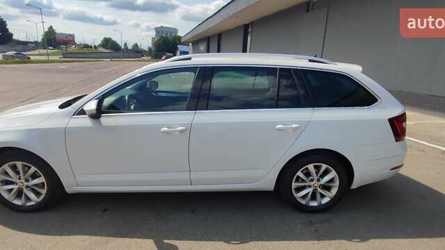 Белый Шкода Октавия, объемом двигателя 1.6 л и пробегом 186 тыс. км за 14900 $, фото 2 на Automoto.ua