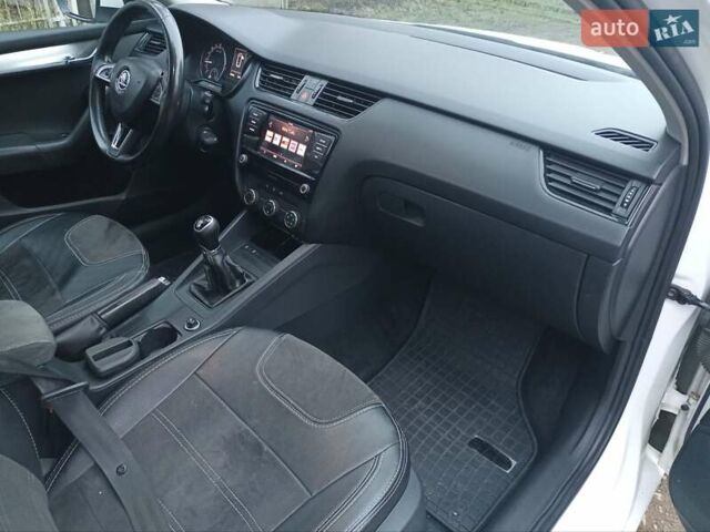Білий Шкода Октавія, об'ємом двигуна 1.6 л та пробігом 247 тис. км за 10900 $, фото 5 на Automoto.ua