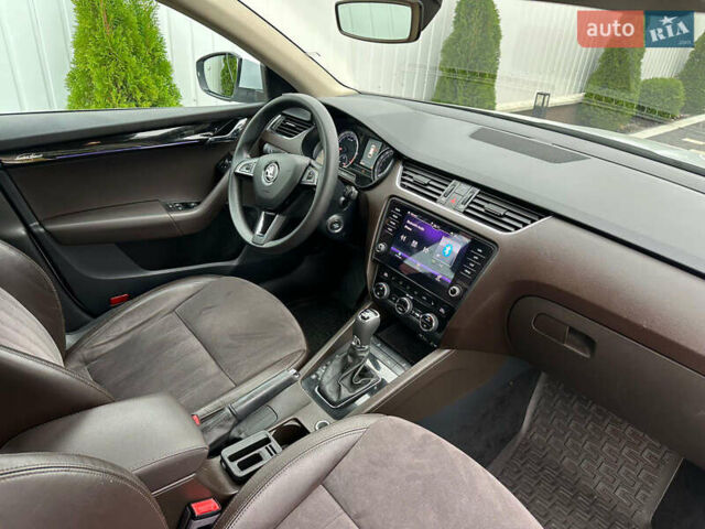 Белый Шкода Октавия, объемом двигателя 1.97 л и пробегом 232 тыс. км за 13980 $, фото 11 на Automoto.ua