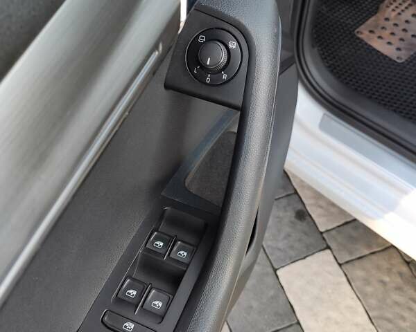 Білий Шкода Октавія, об'ємом двигуна 1.6 л та пробігом 178 тис. км за 16500 $, фото 24 на Automoto.ua