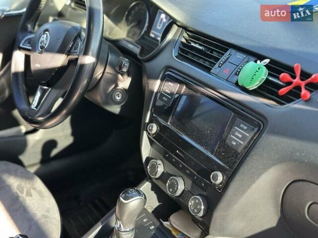 Белый Шкода Октавия, объемом двигателя 1.6 л и пробегом 198 тыс. км за 13500 $, фото 11 на Automoto.ua