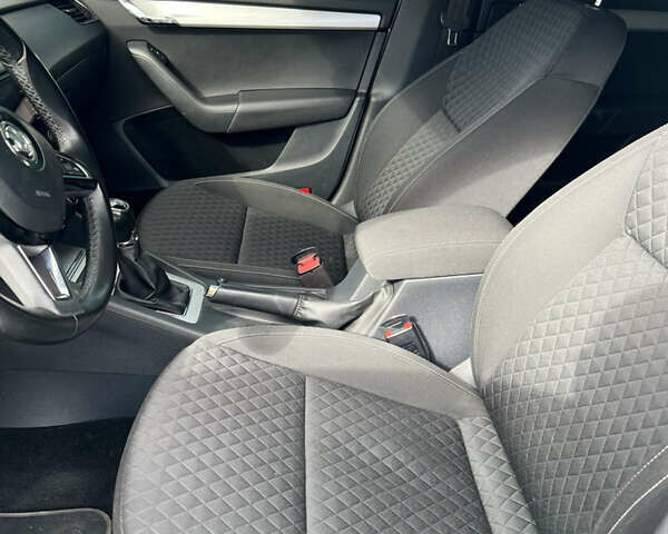 Білий Шкода Октавія, об'ємом двигуна 1.6 л та пробігом 195 тис. км за 14800 $, фото 22 на Automoto.ua