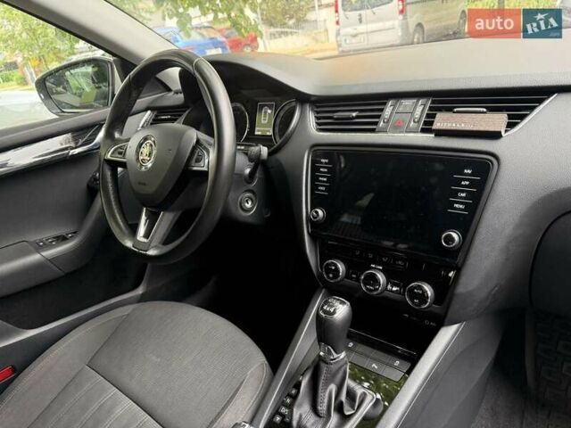 Белый Шкода Октавия, объемом двигателя 2 л и пробегом 226 тыс. км за 16950 $, фото 9 на Automoto.ua
