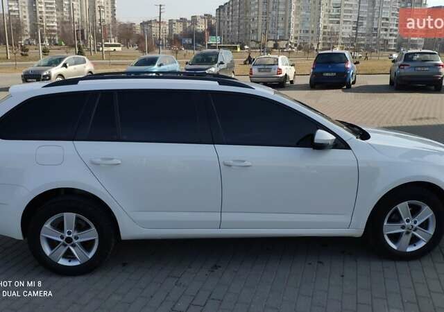 Белый Шкода Октавия, объемом двигателя 1.6 л и пробегом 219 тыс. км за 12800 $, фото 12 на Automoto.ua