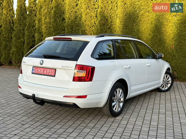 Белый Шкода Октавия, объемом двигателя 2 л и пробегом 183 тыс. км за 14300 $, фото 24 на Automoto.ua
