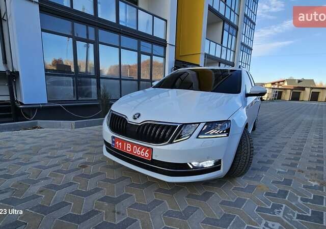 Белый Шкода Октавия, объемом двигателя 1.6 л и пробегом 245 тыс. км за 12499 $, фото 15 на Automoto.ua