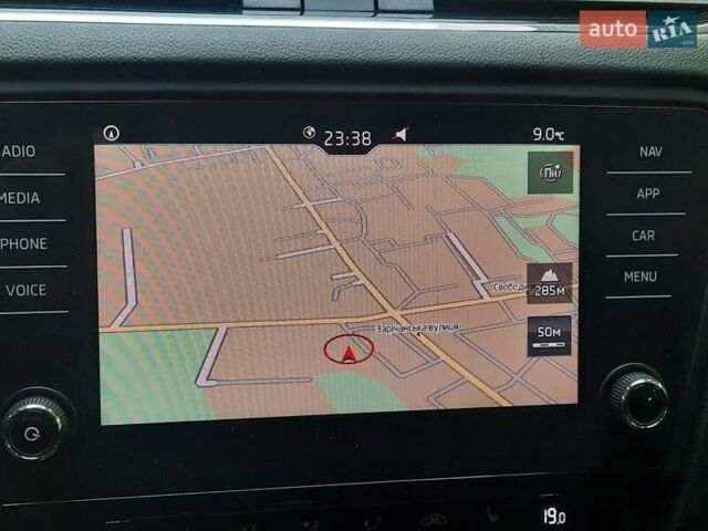 Белый Шкода Октавия, объемом двигателя 1.6 л и пробегом 214 тыс. км за 12900 $, фото 14 на Automoto.ua