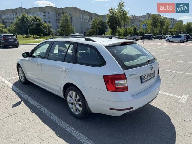 Белый Шкода Октавия, объемом двигателя 1.6 л и пробегом 260 тыс. км за 12800 $, фото 6 на Automoto.ua