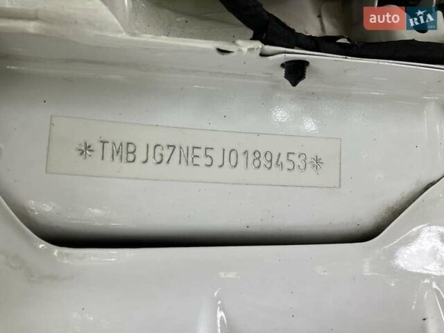 Білий Шкода Октавія, об'ємом двигуна 1.6 л та пробігом 241 тис. км за 12287 $, фото 11 на Automoto.ua