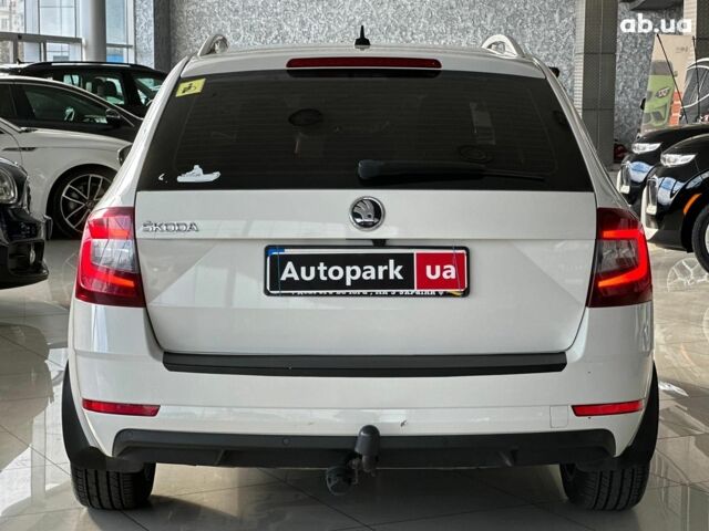 Белый Шкода Октавия, объемом двигателя 1.6 л и пробегом 212 тыс. км за 15340 $, фото 4 на Automoto.ua