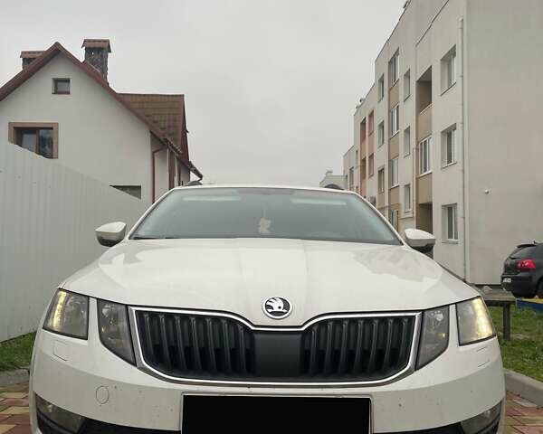 Белый Шкода Октавия, объемом двигателя 1.6 л и пробегом 200 тыс. км за 13700 $, фото 32 на Automoto.ua