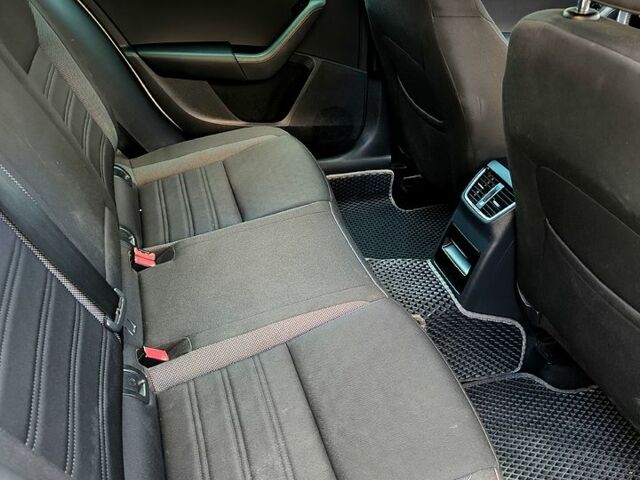 Білий Шкода Октавія, об'ємом двигуна 1.6 л та пробігом 222 тис. км за 12600 $, фото 10 на Automoto.ua