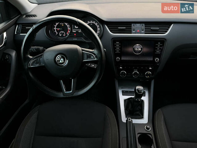 Белый Шкода Октавия, объемом двигателя 1.97 л и пробегом 250 тыс. км за 12500 $, фото 30 на Automoto.ua