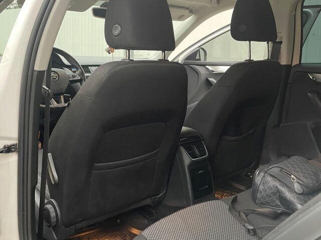 Белый Шкода Октавия, объемом двигателя 1.6 л и пробегом 200 тыс. км за 13700 $, фото 5 на Automoto.ua