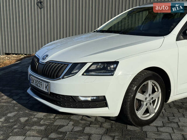 Білий Шкода Октавія, об'ємом двигуна 1.97 л та пробігом 250 тис. км за 13300 $, фото 6 на Automoto.ua