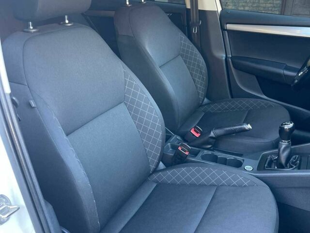 Белый Шкода Октавия, объемом двигателя 1.6 л и пробегом 208 тыс. км за 11699 $, фото 16 на Automoto.ua