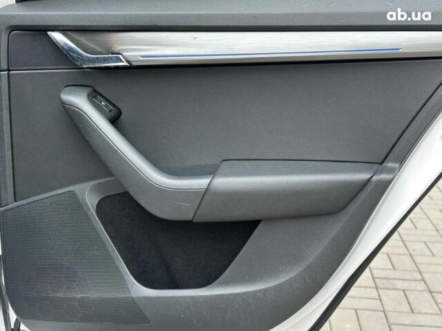 Белый Шкода Октавия, объемом двигателя 1.6 л и пробегом 212 тыс. км за 15340 $, фото 15 на Automoto.ua