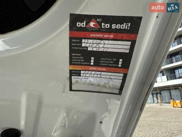 Белый Шкода Октавия, объемом двигателя 2 л и пробегом 220 тыс. км за 15999 $, фото 73 на Automoto.ua