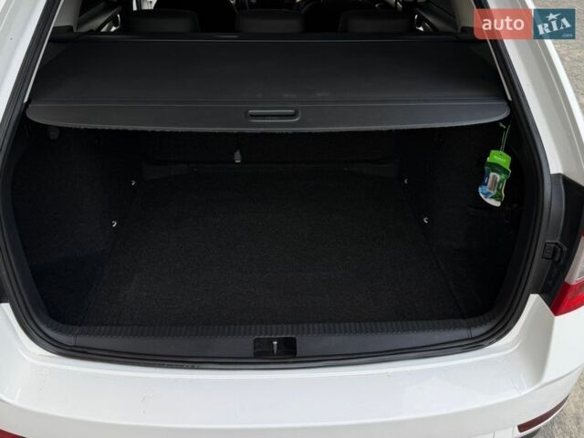 Білий Шкода Октавія, об'ємом двигуна 1.6 л та пробігом 290 тис. км за 11999 $, фото 30 на Automoto.ua