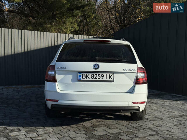 Білий Шкода Октавія, об'ємом двигуна 1.97 л та пробігом 250 тис. км за 13300 $, фото 13 на Automoto.ua