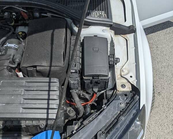 Белый Шкода Октавия, объемом двигателя 0 л и пробегом 260 тыс. км за 16999 $, фото 31 на Automoto.ua