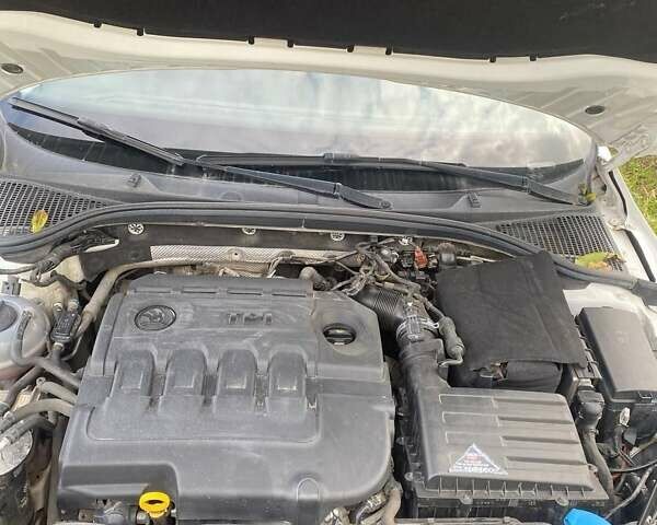 Білий Шкода Октавія, об'ємом двигуна 1.6 л та пробігом 193 тис. км за 12300 $, фото 7 на Automoto.ua