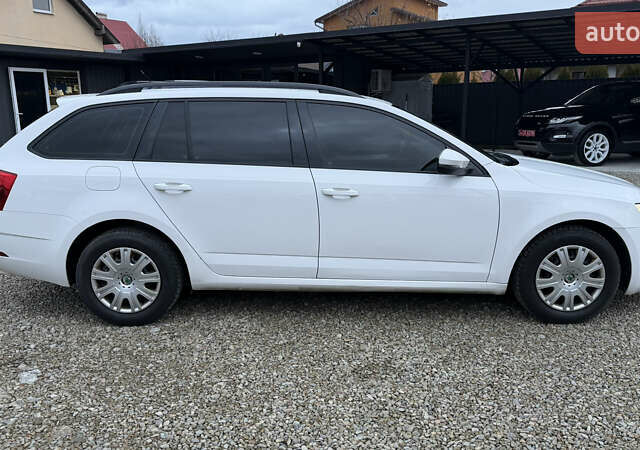 Белый Шкода Октавия, объемом двигателя 1.6 л и пробегом 290 тыс. км за 10999 $, фото 6 на Automoto.ua