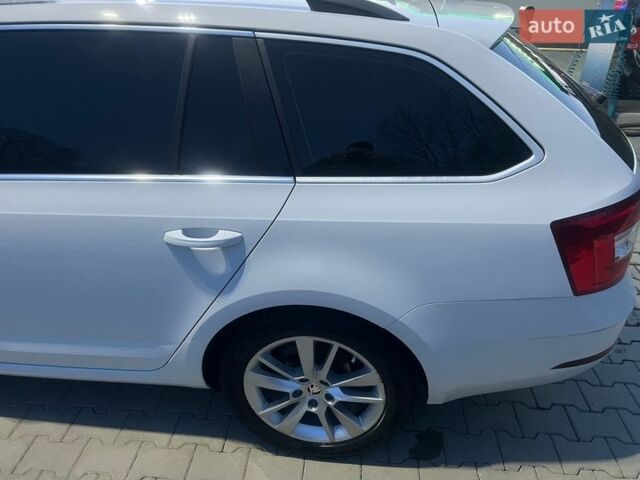 Белый Шкода Октавия, объемом двигателя 2 л и пробегом 223 тыс. км за 16200 $, фото 21 на Automoto.ua