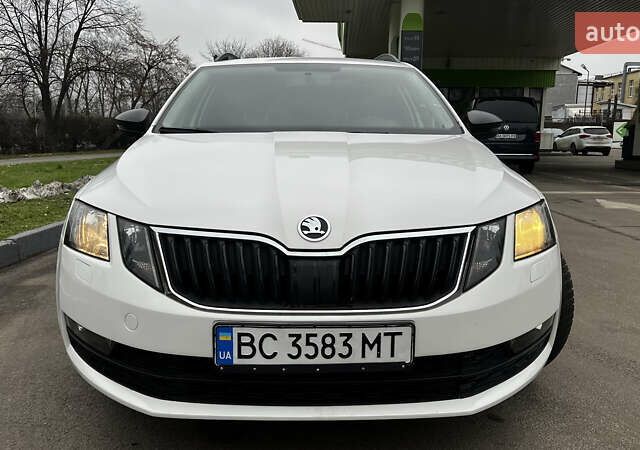 Белый Шкода Октавия, объемом двигателя 1.6 л и пробегом 198 тыс. км за 12200 $, фото 6 на Automoto.ua